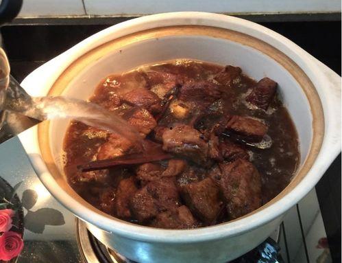 大厨爆料 炖牛肉视频,炖牛肉的秘诀与技巧  第3张